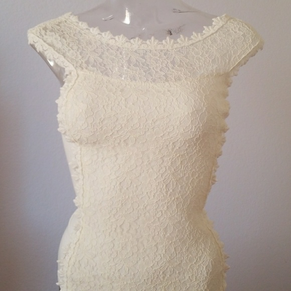 Express Tops - Cream color lace Express top